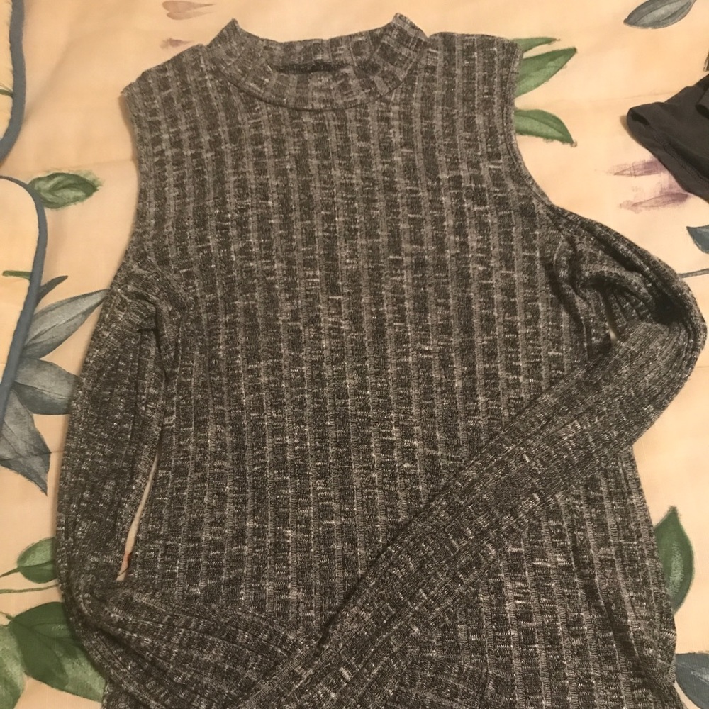 Cold Shoulder American Eagle Top